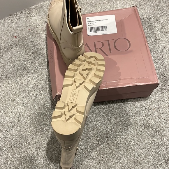 Anthropologie NWT Franco Sarto Leather Brandie Lug Sole Boots Size 7,5. - Picture 11 of 11